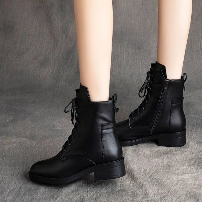 Bota Feminina de Inverno em Couro Legítimo - Ivy